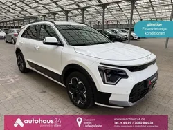 Weiß Gebraucht 2023 Kia e-Niro Vision SUV | 29.990 € (Fairer Preis)