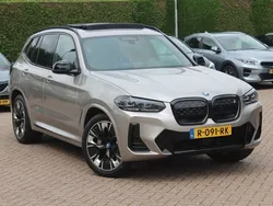Grau Gebraucht 2022 BMW iX3 Executive SUV | 41.750 € (Fairer Preis)