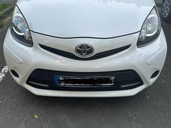 Weiß Gebraucht 2014 Toyota Aygo Kleinwagen | 5.390 € (Superpreis)