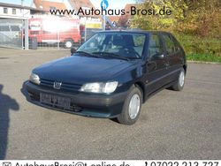 Grün Gebraucht 1995 Peugeot 306 Limousine | 3.700 €