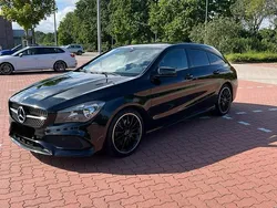 Schwarz Gebraucht 2018 Mercedes CLA250 Shooting Brake AMG line Kombi | 19.990 € (Fairer Preis)