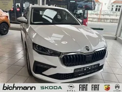 Weiss Neu 2024 Skoda Scala Selection Kleinwagen | 29.990 € (Teuer)