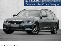 Blau Gebraucht 2021 BMW 330e Advantage Kombi | 26.886 € (Fairer Preis)