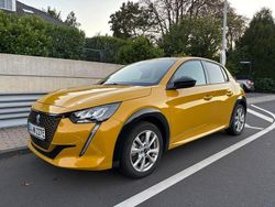 Gelb Gebraucht 2023 Peugeot e-208 Allure+ Kleinwagen | 18.490 € (Guter Preis)