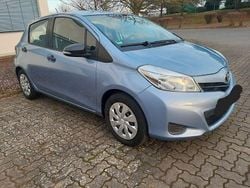Blau Gebraucht 2014 Toyota Yaris Cool Limousine | 5.750 € (Superpreis)
