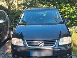 Schwarz Gebraucht 2004 VW Touran Van / Kleinbus | 3.799 € (Etwas zu teuer)