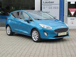 Lagunblau metallic (metallic) Gebraucht 2017 Ford Fiesta Titanium Kleinwagen | 13.790 € (Etwas zu teuer)