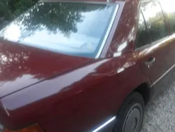 Rot Gebraucht 1991 Mercedes E250 Limousine | 5.800 €