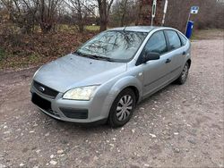 Silber Gebraucht 2005 Ford Focus Limousine | 2.000 € (Guter Preis)