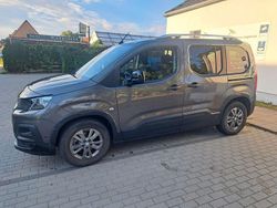 Grau Gebraucht 2021 Peugeot e-Rifter Allure Van / Kleinbus | 20.990 € (Etwas zu teuer)