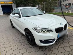 Weiß Gebraucht 2015 BMW 220 M Performance Coupé | 15.000 €