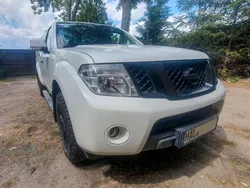 Weiß Gebraucht 2011 Nissan Navara Abholung | 17.450 € (Teuer)