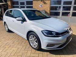 Silber Gebraucht 2018 VW Golf VII Comfortline Kombi | 13.790 € (Fairer Preis)