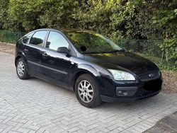Schwarz Gebraucht 2005 Ford Focus Limousine | 1.200 € (Teuer)