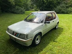 Weiß Gebraucht 1991 Peugeot 205 | 18.900 €
