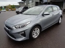 Silber Gebraucht 2020 Kia Ceed Limousine | 15.999 € (Fairer Preis)