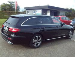 Obsidianschwarz (metallic) Gebraucht 2019 Mercedes E220 Avantgarde Kombi | 18.980 € (Guter Preis)