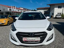 Weiß Gebraucht 2018 Hyundai i30 Trend Kombi | 7.999 € (Fairer Preis)