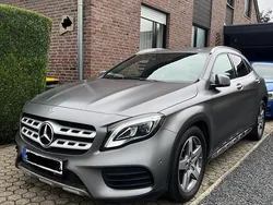 Grau Gebraucht 2019 Mercedes GLA200 AMG SUV | 20.000 €