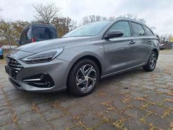 Grau Gebraucht 2020 Hyundai i30 Trend Limousine | 15.900 € (Guter Preis)