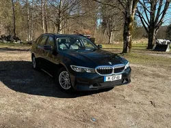 Schwarz Gebraucht 2020 BMW 320 Kombi | 17.300 €