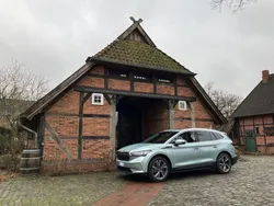 Grün Gebraucht 2023 Skoda Enyaq iV SUV | 47.000 € (Fairer Preis)