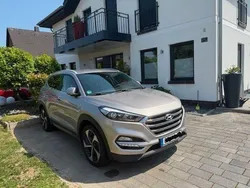 Weiß Gebraucht 2016 Hyundai Tucson Style SUV | 17.600 € (Etwas zu teuer)