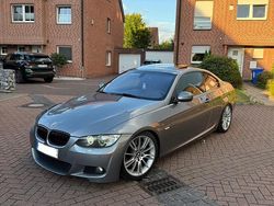 Grau Gebraucht 2010 BMW 330 M Sport Coupé | 10.900 € (Etwas zu teuer)