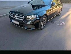 Schwarz Gebraucht 2018 Mercedes 190 Avantgarde Limousine | 14.500 €