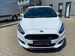 Weiß Gebraucht 2018 Ford S-MAX ST-Line Van / Kleinbus | 22.990 € (Teuer)