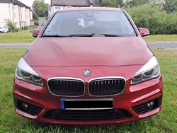 Rot Gebraucht 2015 BMW 220 Active Tourer Sport Line Van / Kleinbus | 11.899 € (Superpreis)