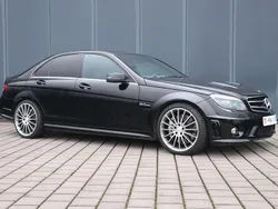 Obsidianschwarzmetallic Gebraucht 2009 Mercedes C63 AMG AMG Limousine | 46.399 € (Fairer Preis)