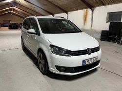 Weiß Gebraucht 2014 VW Touran Van / Kleinbus | 6.399 € (Guter Preis)