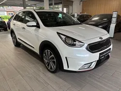 Weiß Gebraucht 2017 Kia Niro Spirit SUV | 14.990 € (Guter Preis)