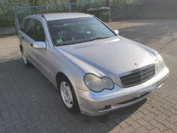 Silber Gebraucht 2003 Mercedes C180 Kombi | 1.100 €