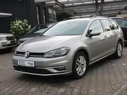 Silber Gebraucht 2017 VW Golf VII Comfortline Kombi | 12.690 € (Fairer Preis)