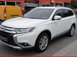 Weiß Gebraucht 2016 Mitsubishi Outlander Classic Collection SUV | 12.950 € (Fairer Preis)