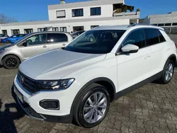 Pure white Gebraucht 2018 VW T-Roc Style SUV | 16.699 € (Fairer Preis)
