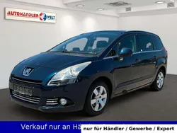 Blau Gebraucht 2010 Peugeot 5008 Platinum Van / Kleinbus | 1.999 €