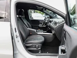 Weiß Gebraucht 2023 Mercedes B220 Van / Kleinbus | 37.604 € (Fairer Preis)