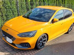 Orange Gebraucht 2019 Ford Focus S Limousine | 19.999 € (Etwas zu teuer)