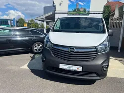 Weiß Gebraucht 2016 Opel Vivaro Van | 7.549 € (Fairer Preis)