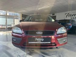 Rot Gebraucht 2005 Ford Focus Trend Limousine | 1.499 € (Guter Preis)