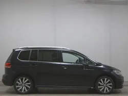 Schwarz Gebraucht 2020 VW Touran R-line Van / Kleinbus | 17.690 € (Superpreis)