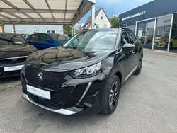 Perlanera schwarz Gebraucht 2021 Peugeot e-2008 Allure SUV | 15.890 € (Fairer Preis)