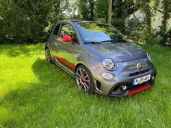 Grau Gebraucht 2021 Abarth 595 Turismo Kleinwagen | 23.300 € (Etwas zu teuer)