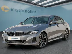 Grau Gebraucht 2022 BMW 320e Limousine | 31.549 € (Etwas zu teuer)