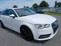 Weiß Gebraucht 2016 Audi A3 Ambiente Limousine | 13.850 € (Fairer Preis)