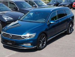 Aquamarinblau Gebraucht 2022 VW Passat Elegance Kombi | 26.999 € (Fairer Preis)
