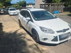Weiß Gebraucht 2013 Ford Focus SYNC Edition Kombi | 3.800 € (Guter Preis)